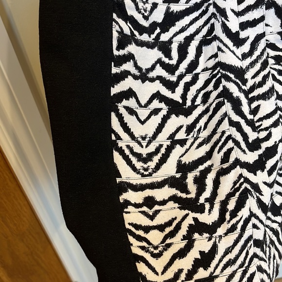 Womens black and white dress - Picture 6 of 8